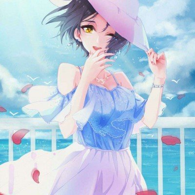 女子爬树拍照压垮樱花树